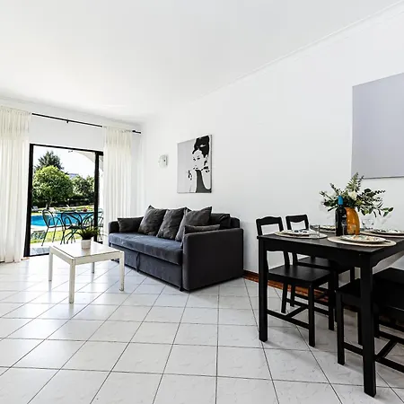 Ground Floor With Direct Access To Swimming Pool Apartament