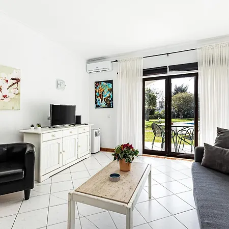 Ground Floor With Direct Access To Swimming Pool Apartament