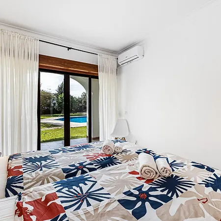 Ground Floor With Direct Access To Swimming Pool Apartament Albufeira