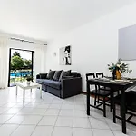 Ground Floor With Direct Access To Swimming Pool Appartement