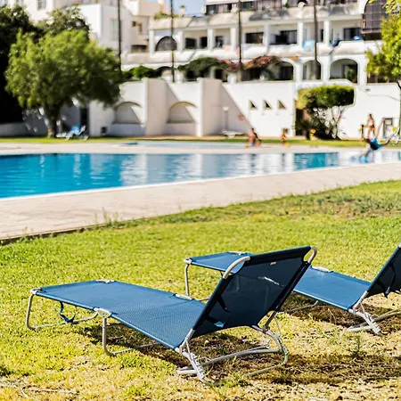 Ground Floor With Direct Access To Swimming Pool شقة البوفيرا