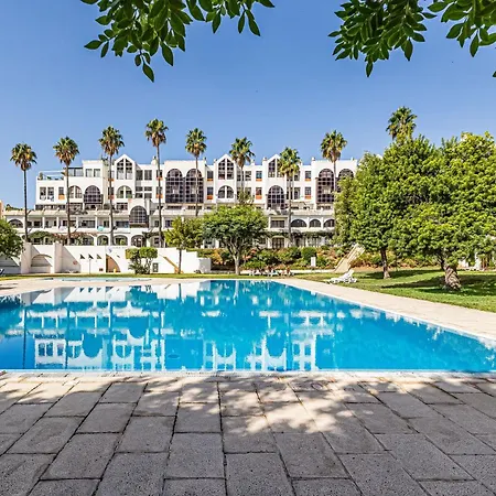 Ground Floor With Direct Access To Swimming Pool *