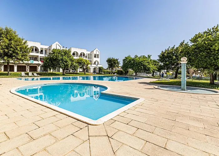 Ground Floor With Direct Access To Swimming Pool Albufeira